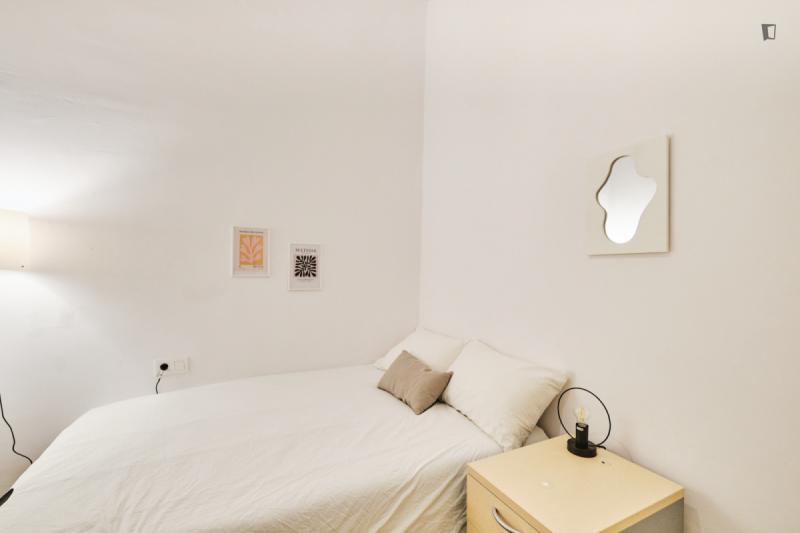 Furnished room in a 4-person shared flat in Ciutat Vella