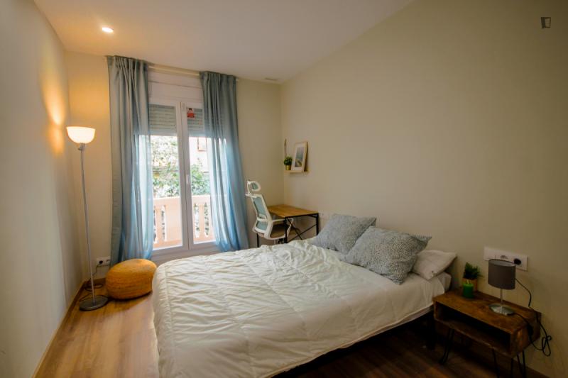 Furnished room in a 6-person shared flat in Gràcia