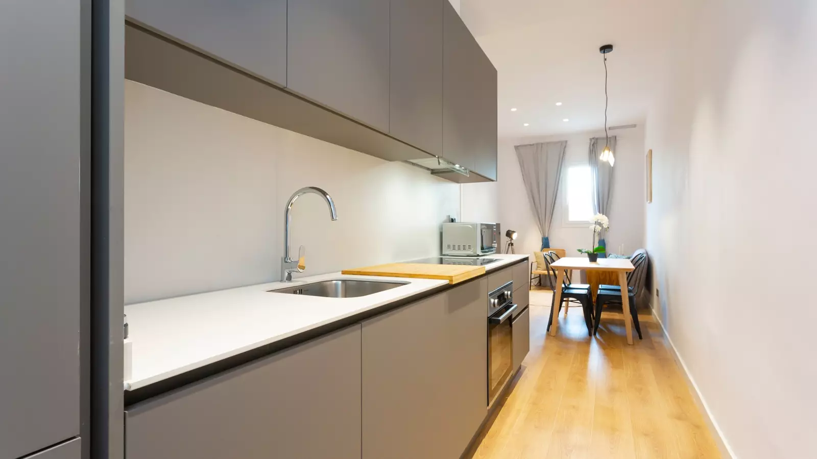 Furnished 2-bedroom flat in Ciutat Vella, 60 m²