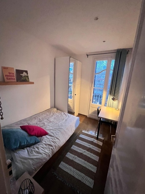 Room in a 2-person shared flat in Sant Martí