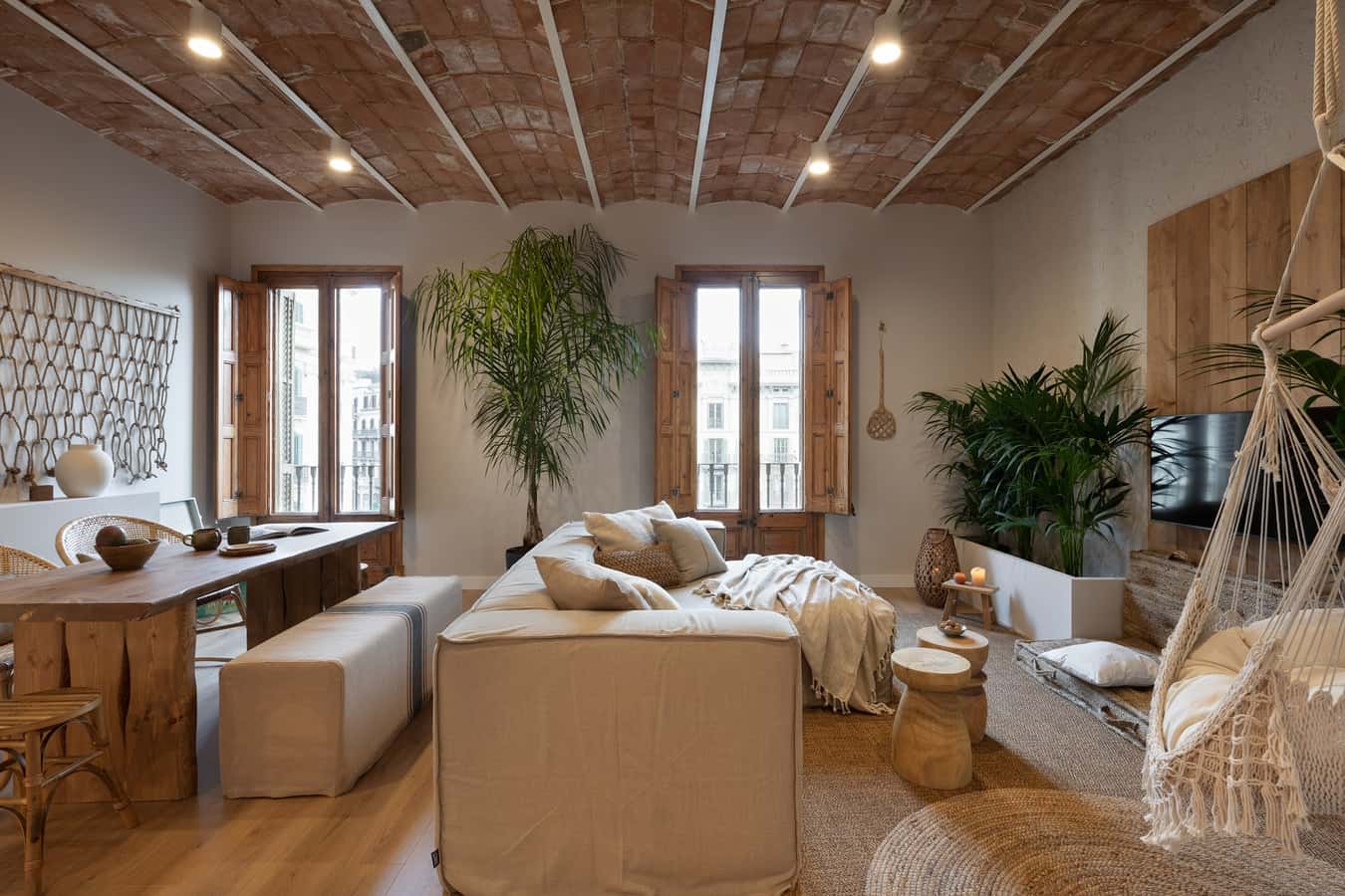 Furnished 3-bedroom flat in Eixample, 119 m²