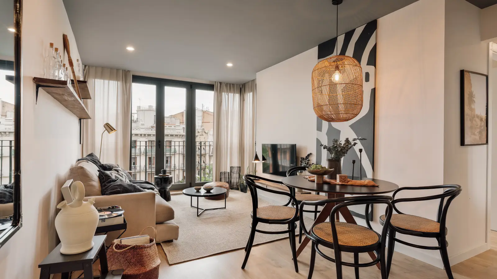 Furnished 2-bedroom flat in Eixample, 70 m²