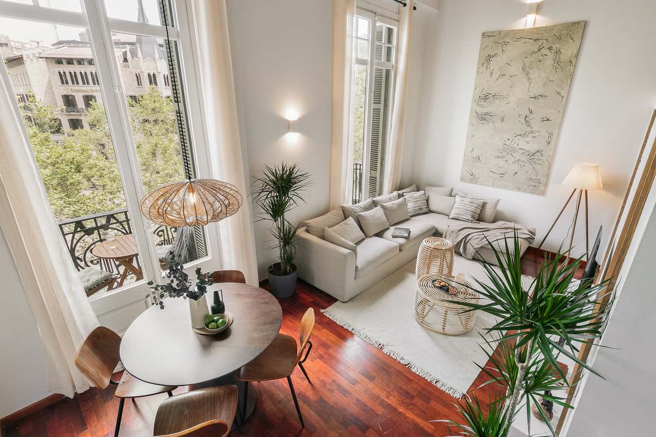 Furnished 2-bedroom flat in Eixample, 73 m²