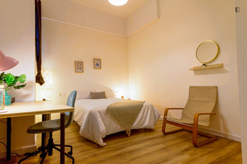 Furnished room in a 9-person shared flat in Ciutat Vella