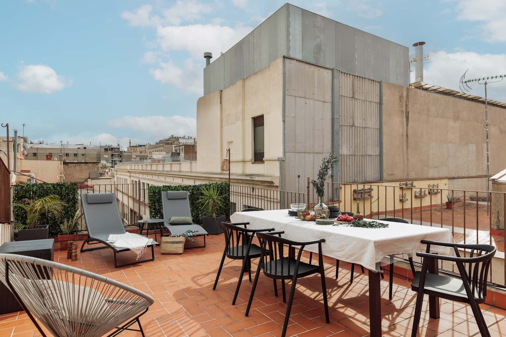Furnished 3-bedroom flat in Ciutat Vella, 140 m²