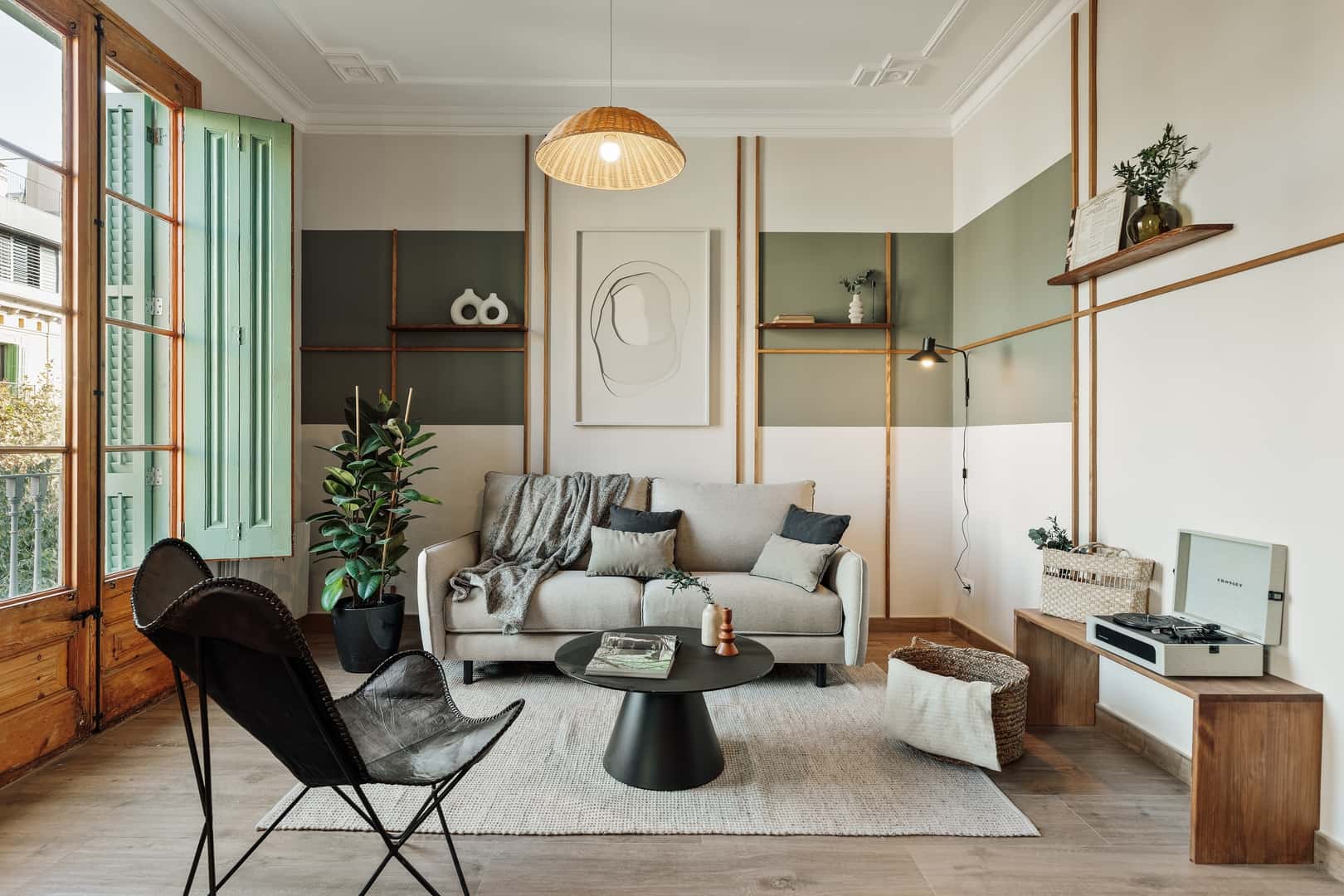 Furnished 3-bedroom flat in Eixample, 104 m²