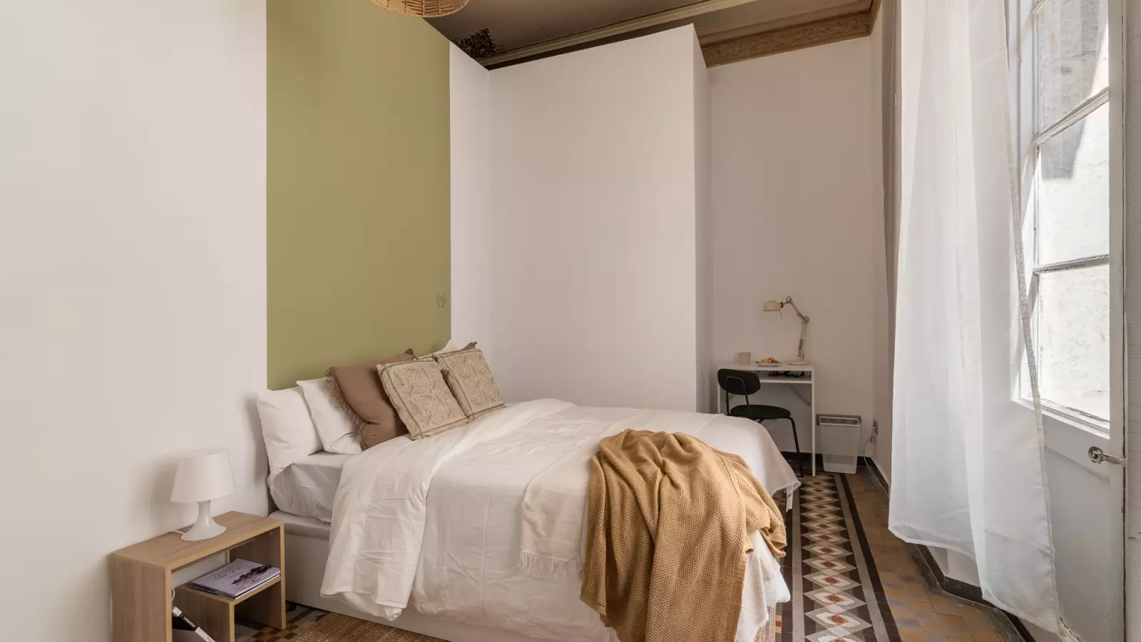 Furnished room in a 6-person shared flat in Ciutat Vella