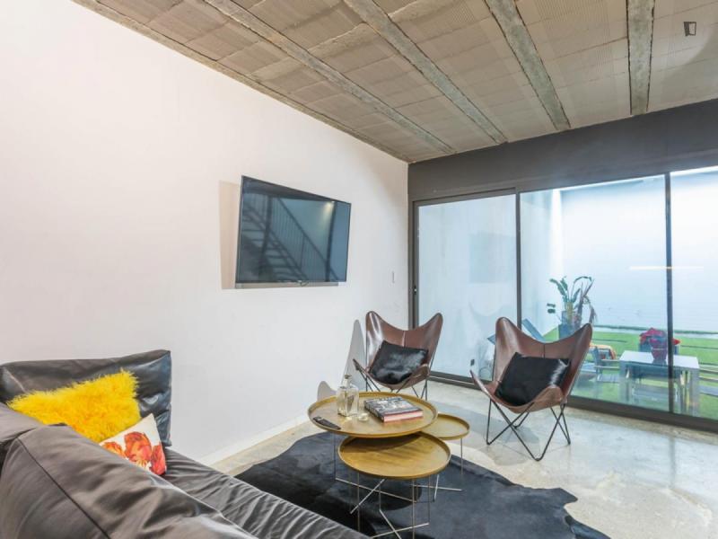 Furnished 1-bedroom flat in Sarrià–Sant Gervasi