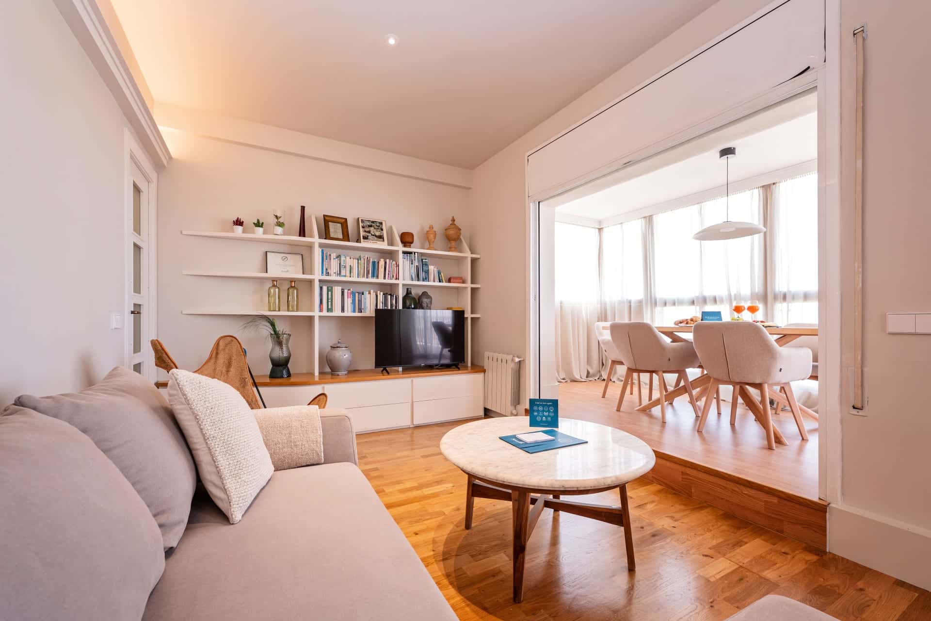 Furnished 2-bedroom flat in Eixample, 75 m²
