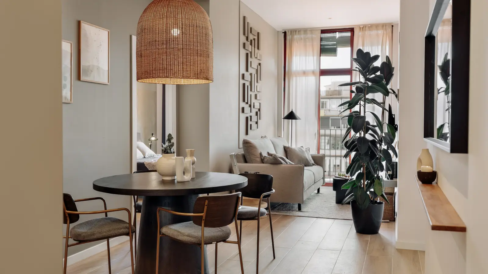 Furnished 2-bedroom flat in Eixample, 65 m²