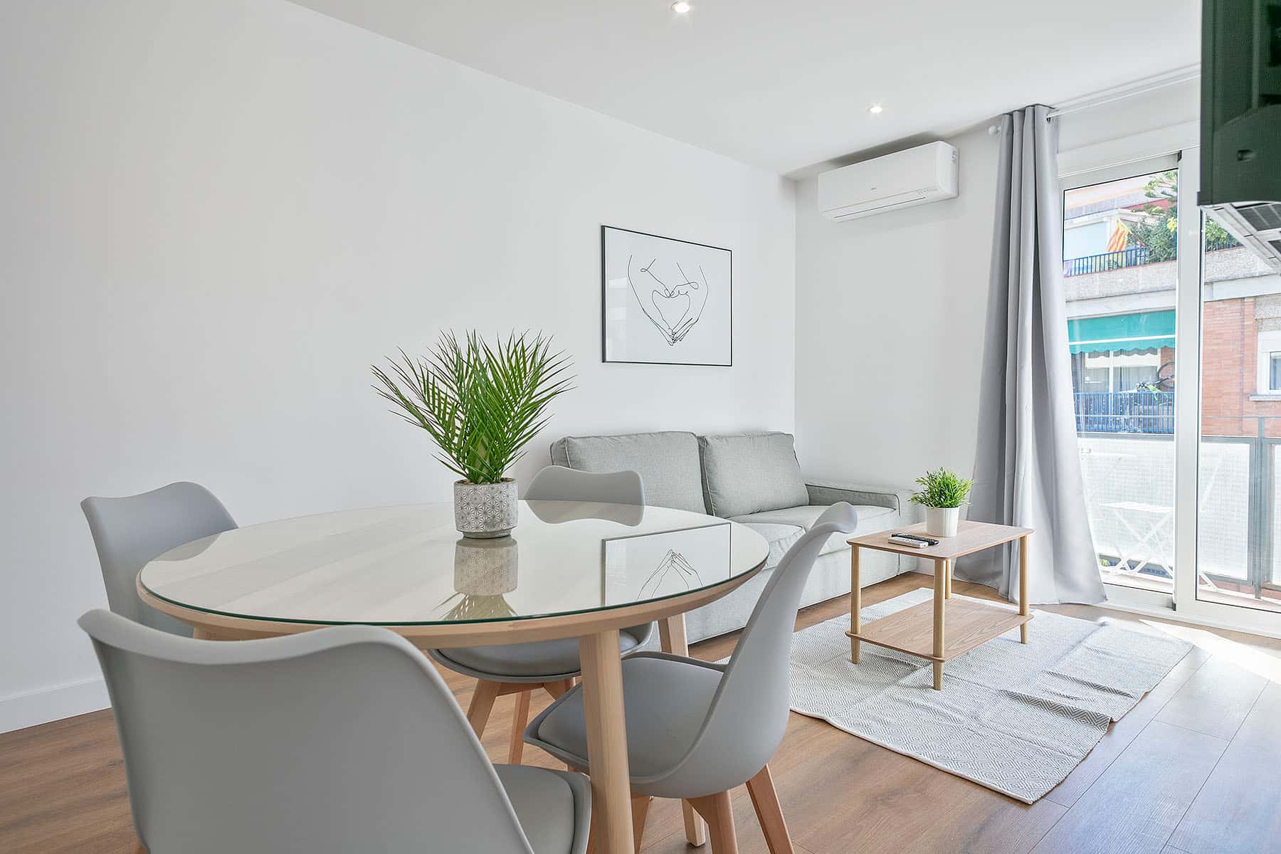 Furnished 2-bedroom flat in Les Corts, 70 m²