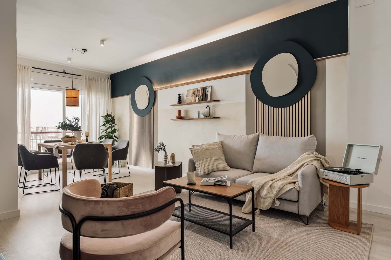 Furnished 3-bedroom flat in Eixample, 96 m²